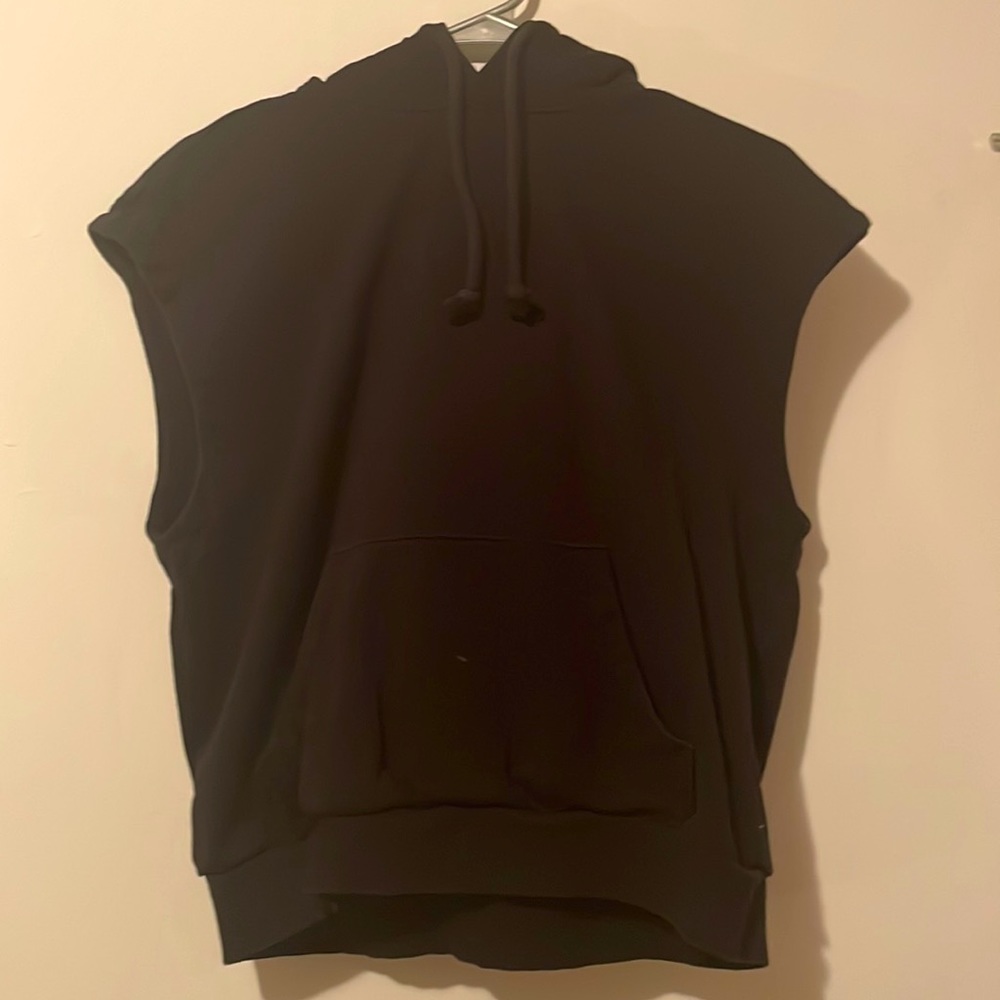Black sleeveless hoodie